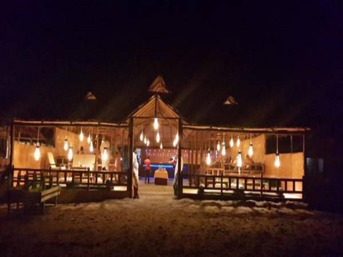 Sea Bird Beach Cafe & Cottages Morjim Esterno foto