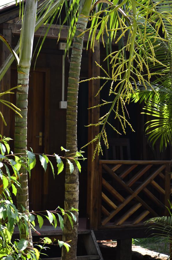Sea Bird Beach Cafe & Cottages Morjim Esterno foto