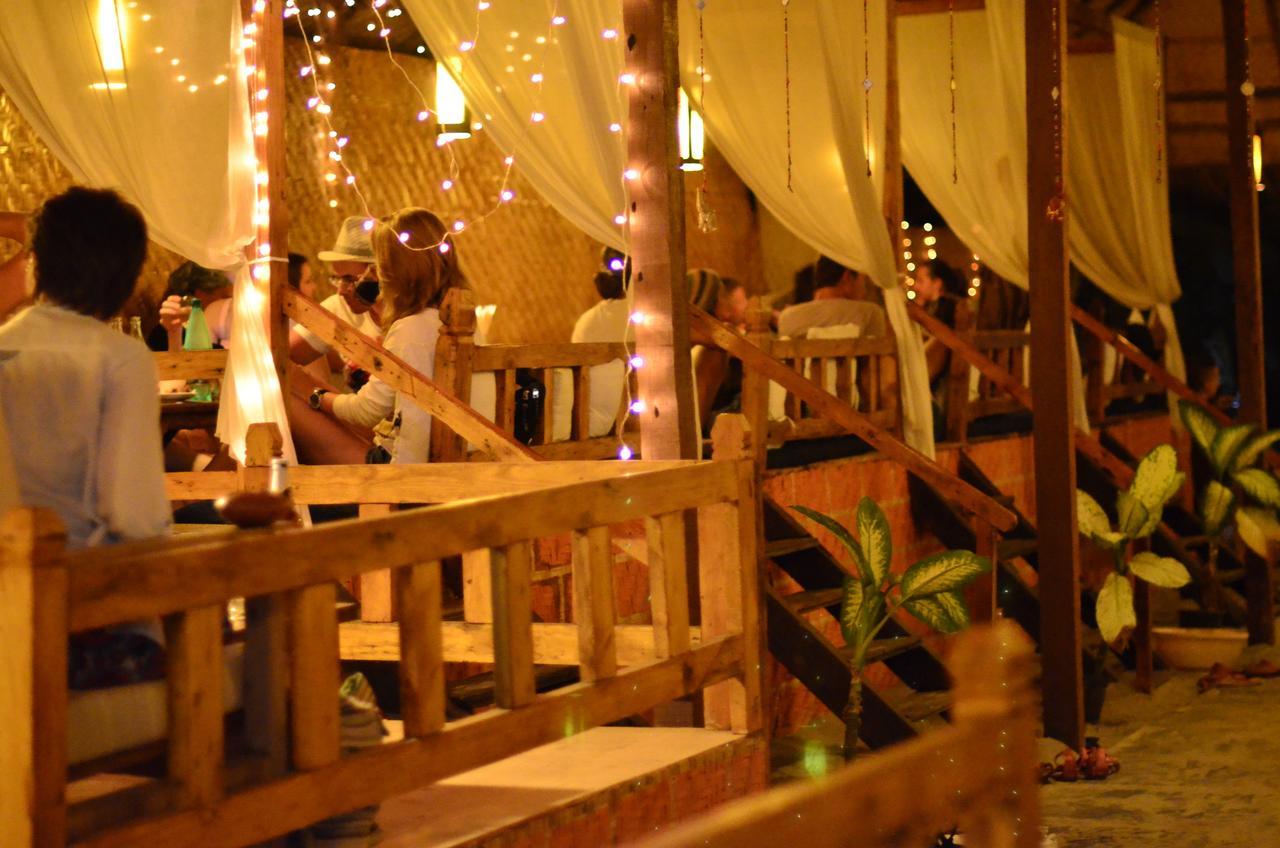 Sea Bird Beach Cafe & Cottages Morjim Esterno foto