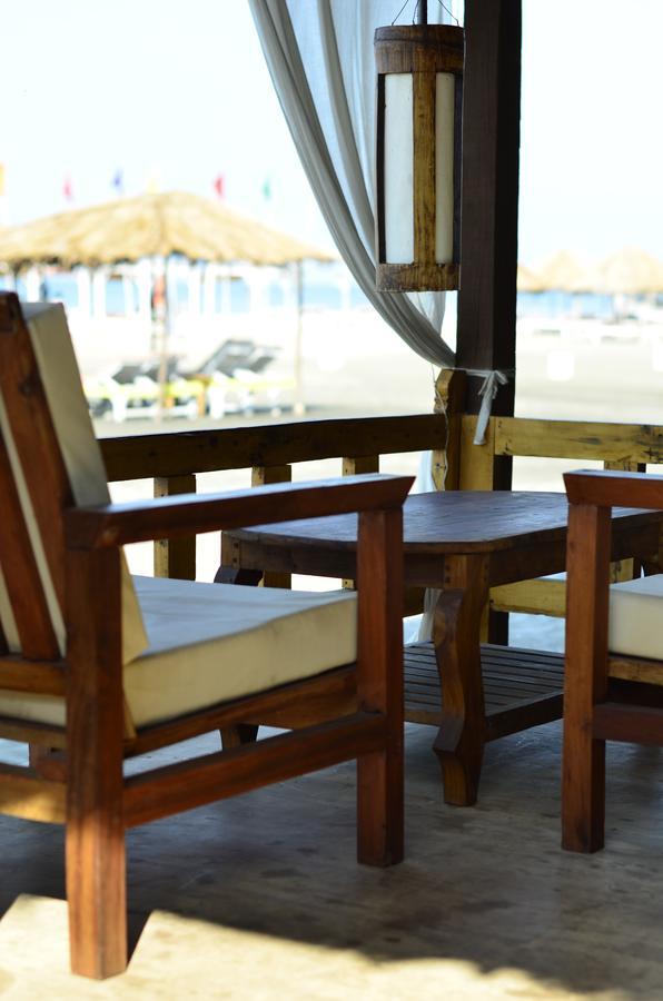 Sea Bird Beach Cafe & Cottages Morjim Esterno foto