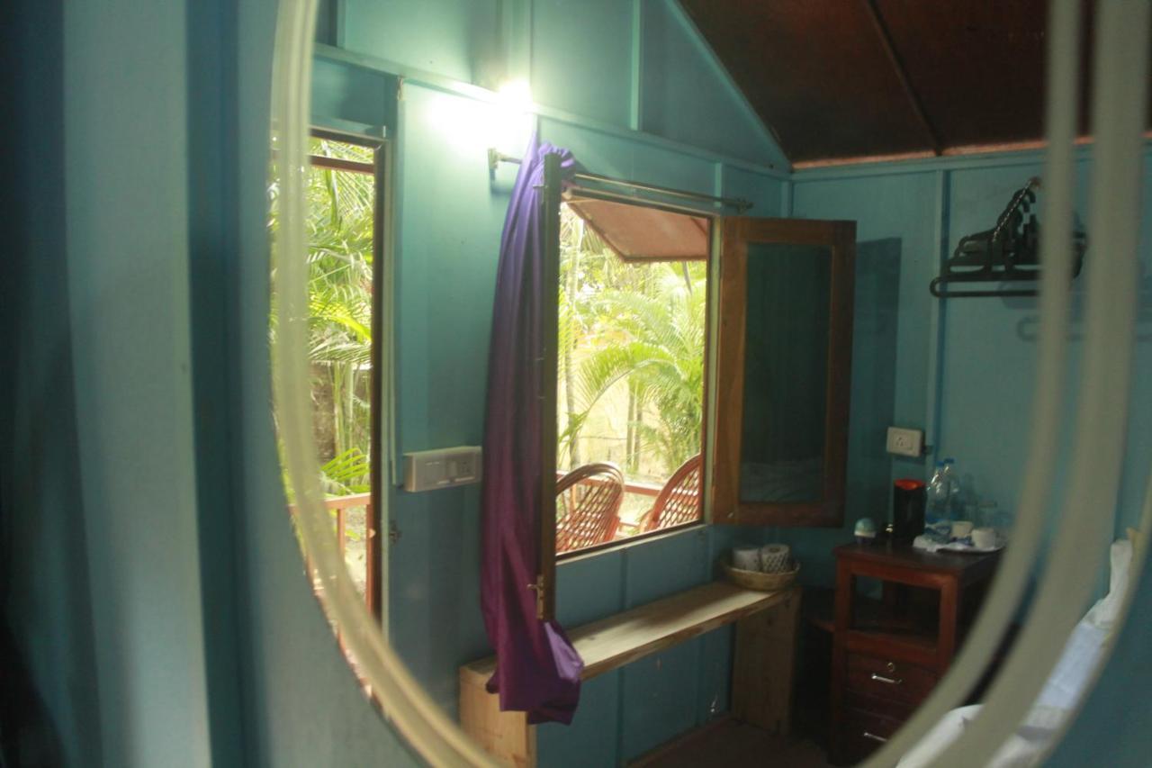 Sea Bird Beach Cafe & Cottages Morjim Esterno foto