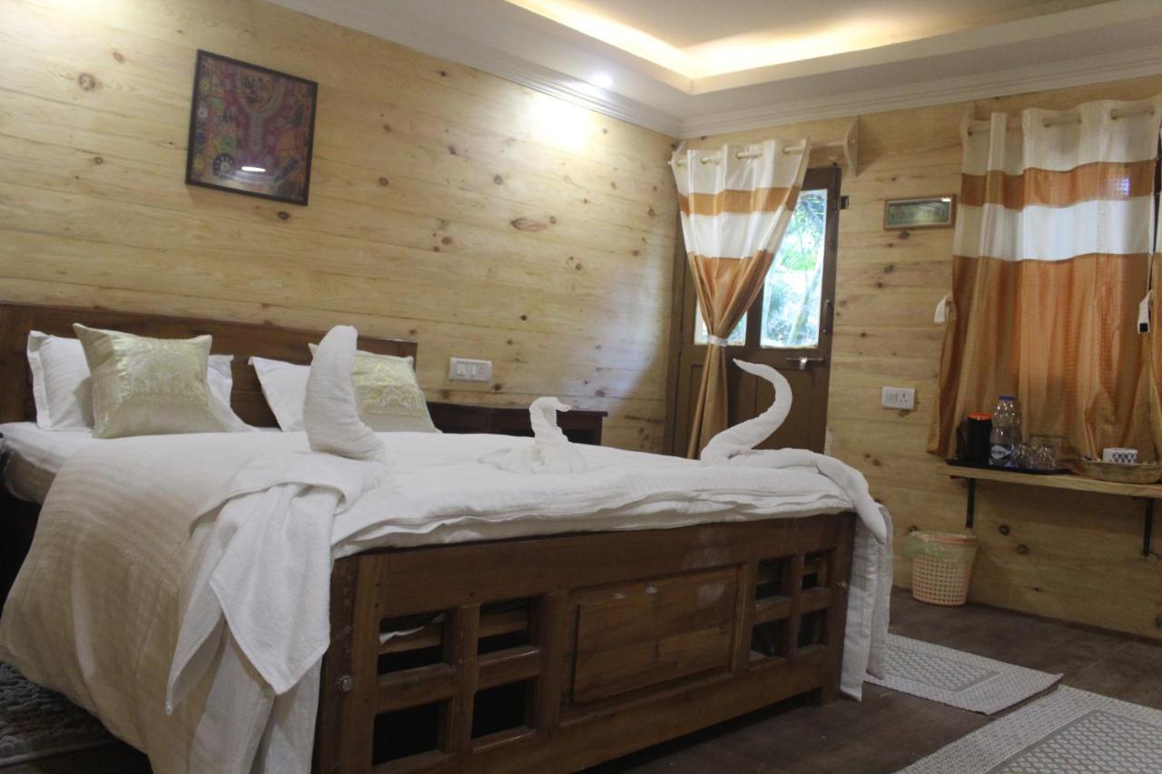 Sea Bird Beach Cafe & Cottages Morjim Esterno foto