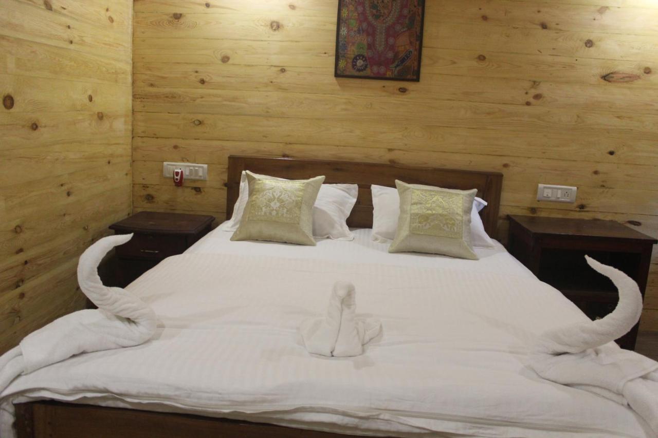 Sea Bird Beach Cafe & Cottages Morjim Esterno foto